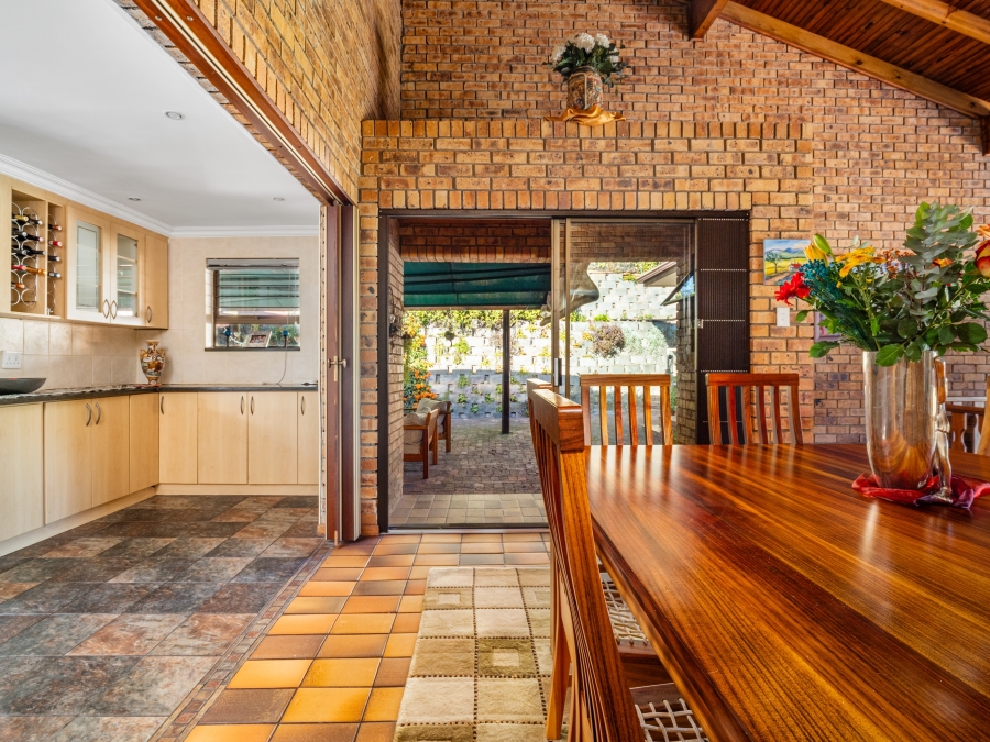 6 Bedroom Property for Sale in The Village Western Cape